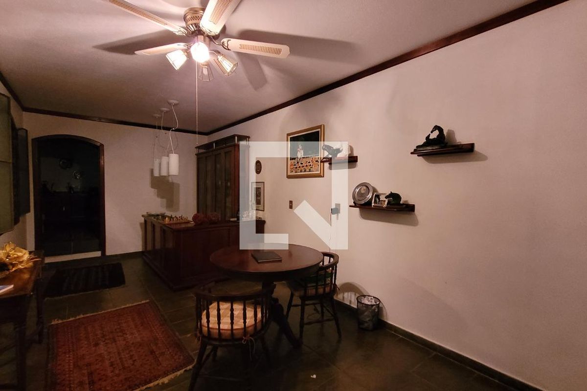 Casa à Venda - Jardim Santana, 5 Quartos,  2234 m2 em , Campinas - sp | SoloBR