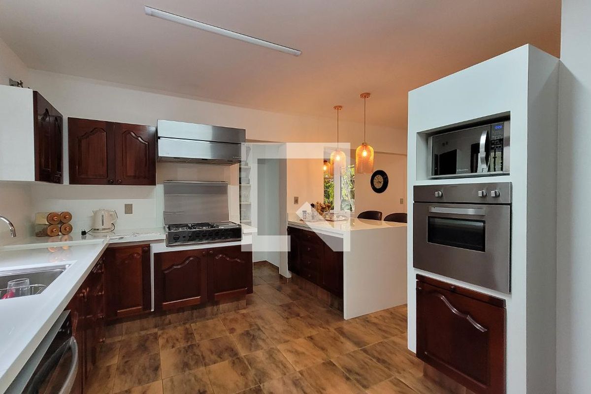 Casa à Venda - Jardim Santana, 5 Quartos,  2234 m2 em , Campinas - sp | SoloBR