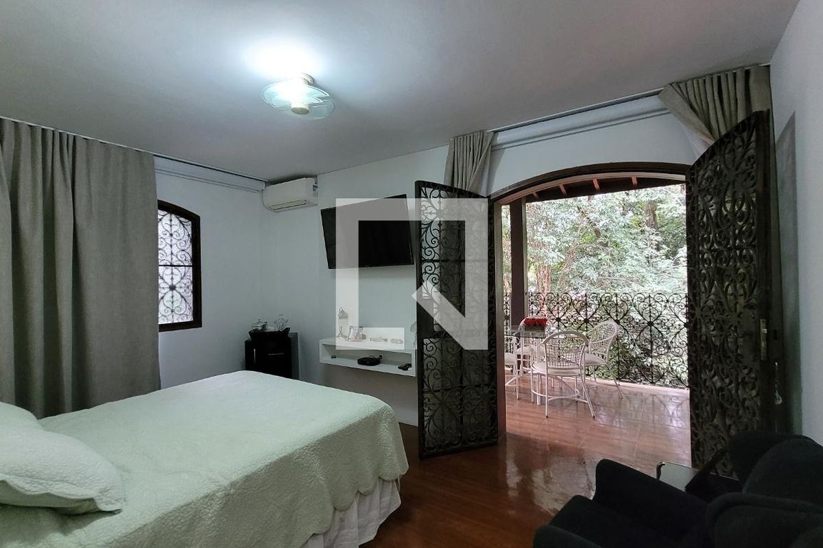 Casa à Venda - Jardim Santana, 5 Quartos,  2234 m2 em , Campinas - sp | SoloBR
