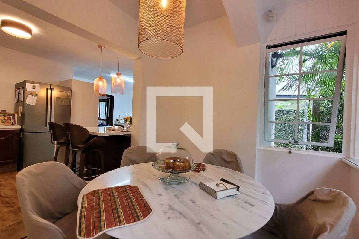 Casa à Venda - Jardim Santana, 5 Quartos,  2234 m2 em , Campinas - sp | SoloBR