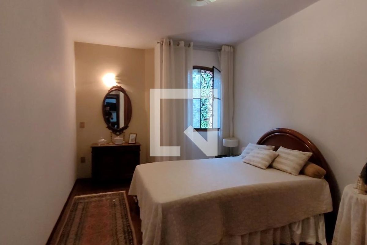 Casa à Venda - Jardim Santana, 5 Quartos,  2234 m2 em , Campinas - sp | SoloBR