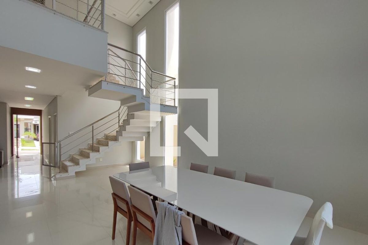 Casa à Venda - Swiss Park, 4 Quartos,  267 m2 em , Campinas - sp | SoloBR