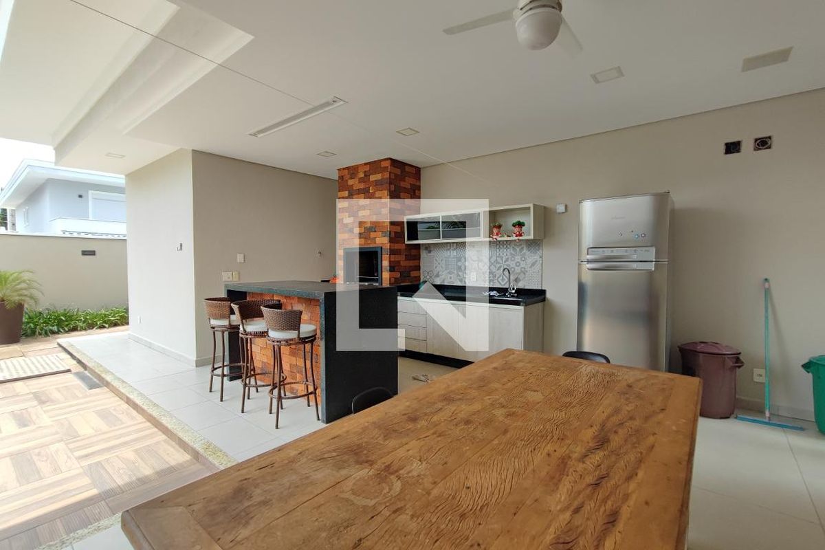 Casa à Venda - Swiss Park, 4 Quartos,  267 m2 em , Campinas - sp | SoloBR