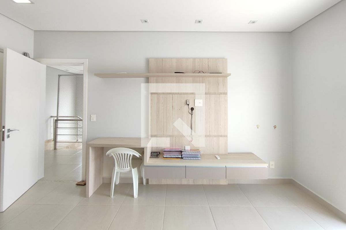 Casa à Venda - Swiss Park, 4 Quartos,  267 m2 em , Campinas - sp | SoloBR