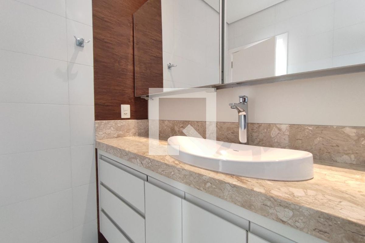 Casa à Venda - Swiss Park, 4 Quartos,  267 m2 em , Campinas - sp | SoloBR