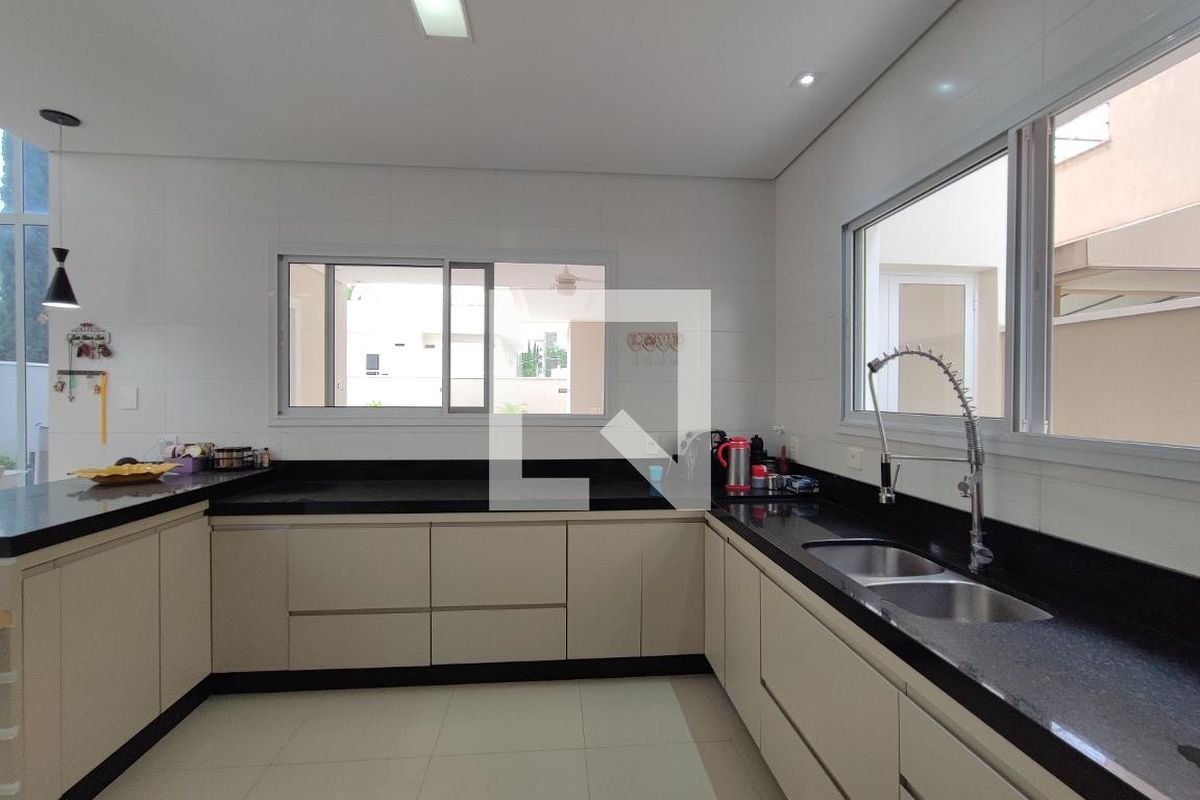 Casa à Venda - Swiss Park, 4 Quartos,  267 m2 em , Campinas - sp | SoloBR