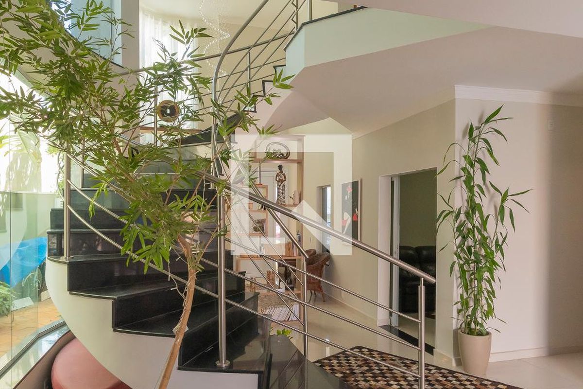 Casa à Venda - Swiss Park, 4 Quartos,  320 m2 em , Campinas - sp | SoloBR