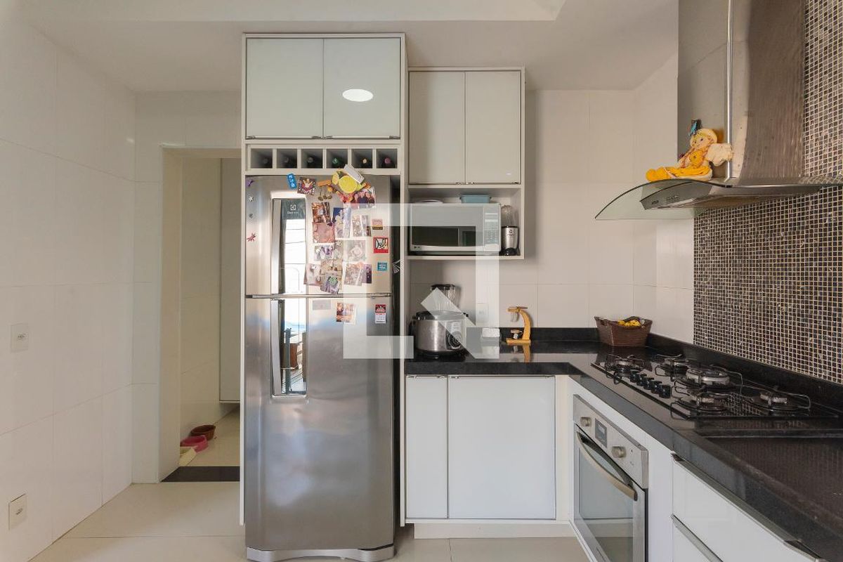 Casa à Venda - Swiss Park, 4 Quartos,  320 m2 em , Campinas - sp | SoloBR