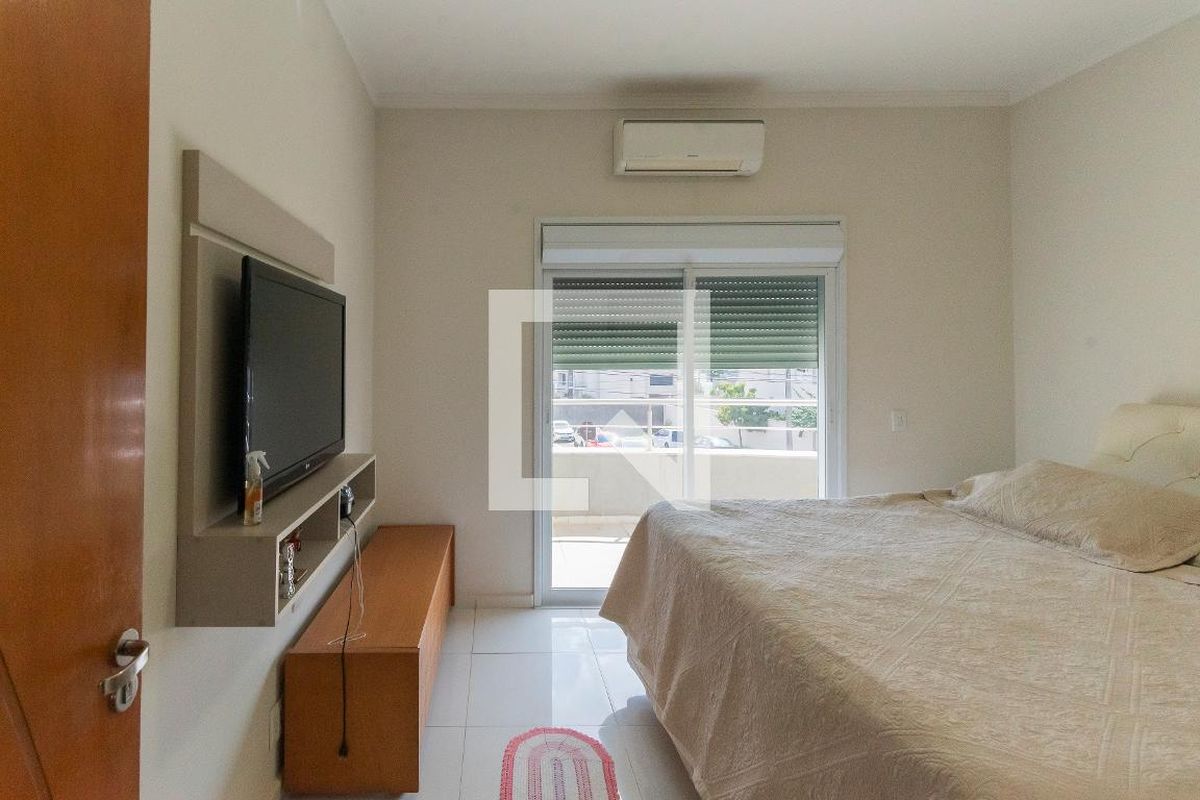 Casa à Venda - Swiss Park, 4 Quartos,  320 m2 em , Campinas - sp | SoloBR