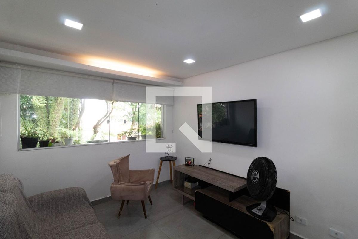 Casa, 2 quartos, 200 m² - Foto 2