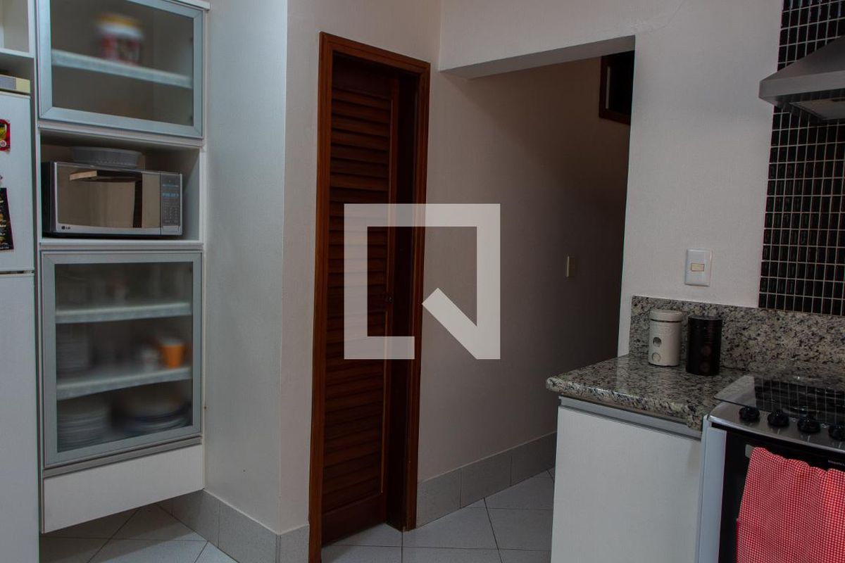 Casa à Venda - Centro, 4 Quartos,  422 m2 em , Campinas - sp | SoloBR