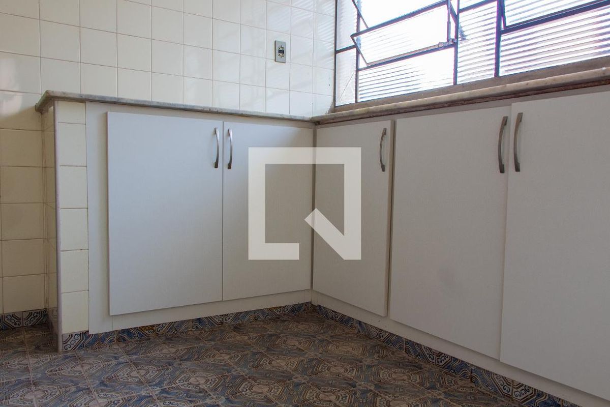 Casa à Venda - Guanabara, 5 Quartos,  561 m2 em , Campinas - sp | SoloBR