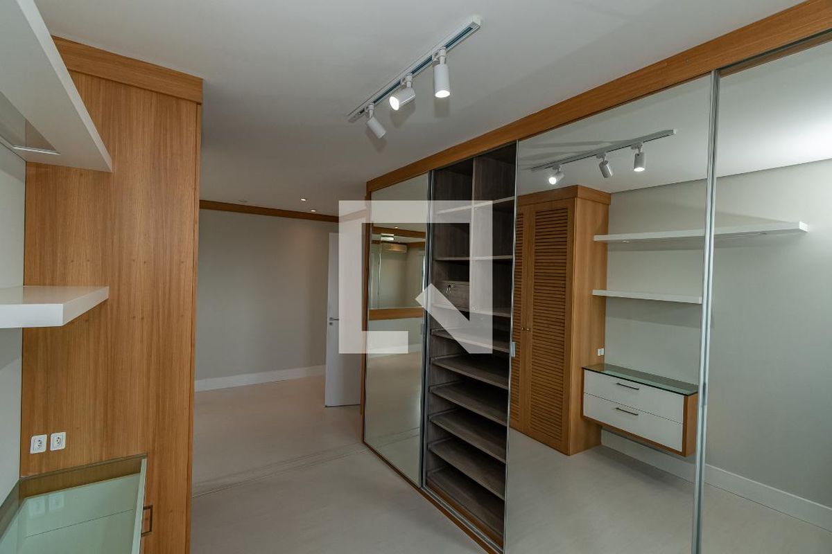 Apartamento à Venda - Vila Brandina, 3 Quartos,  260 m2 em , Campinas - sp | SoloBR