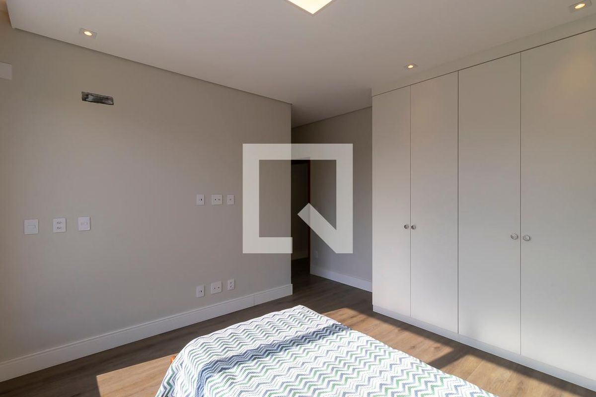 Casa à Venda - Swiss Park, 3 Quartos,  304 m2 em , Campinas - sp | SoloBR