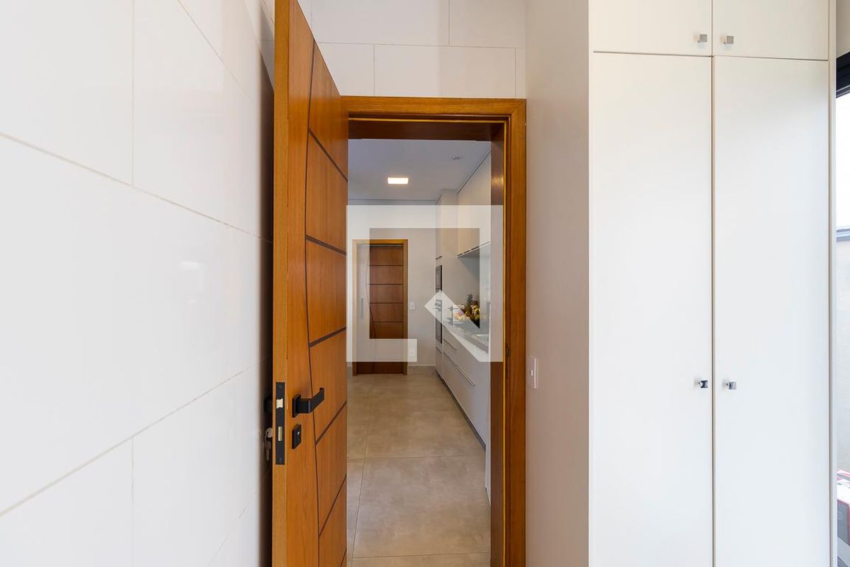 Casa à Venda - Swiss Park, 3 Quartos,  304 m2 em , Campinas - sp | SoloBR