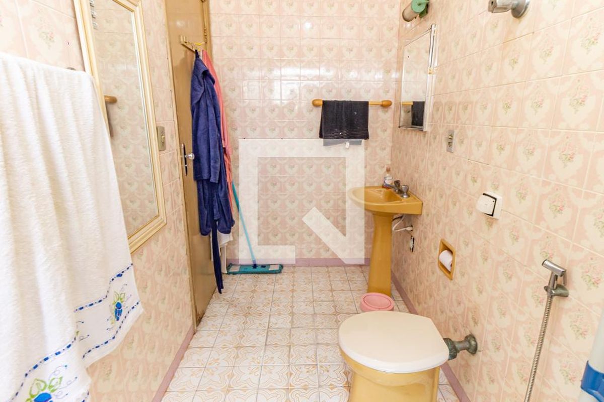 Casa, 3 quartos, 250 m² - Foto 47