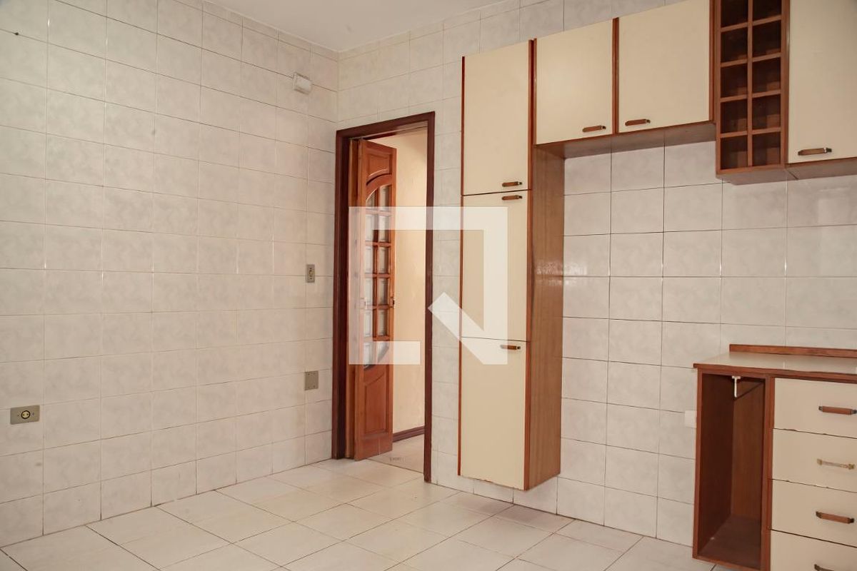 Casa, 3 quartos, 225 m² - Foto 36