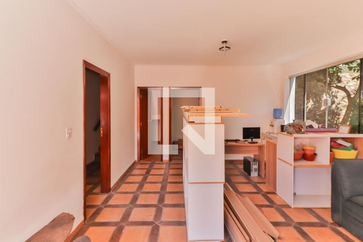 Casa, 5 quartos, 261 m² - Foto 4