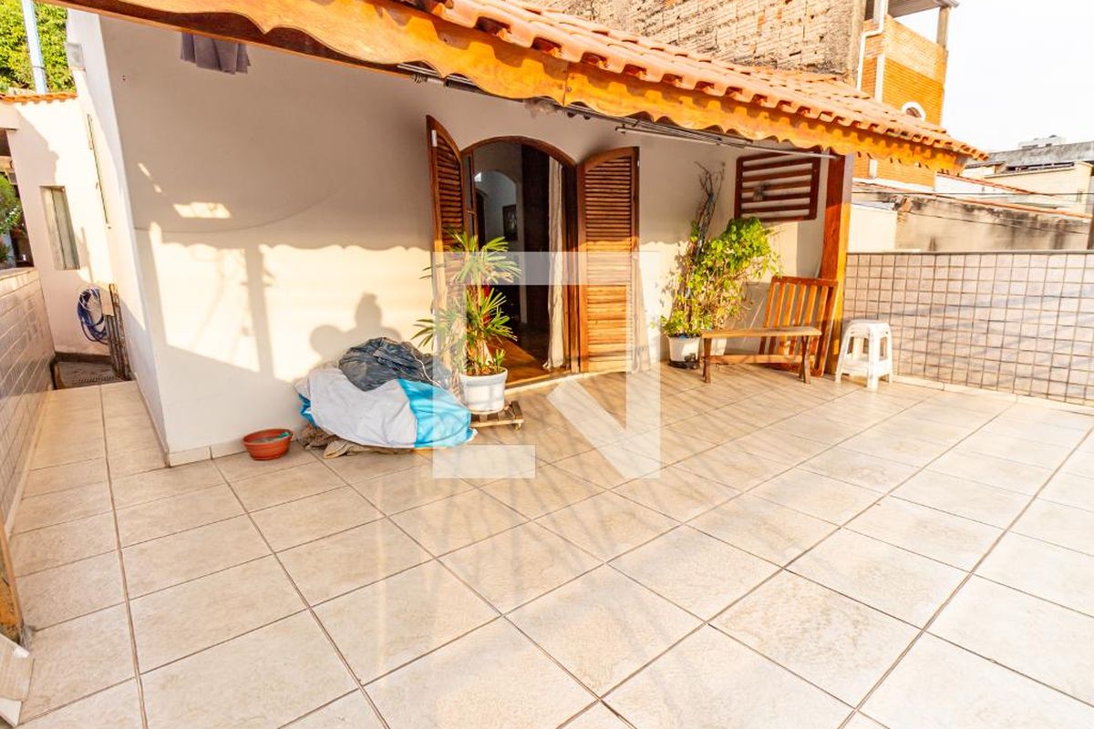 Casa, 3 quartos, 228 m² - Foto 31
