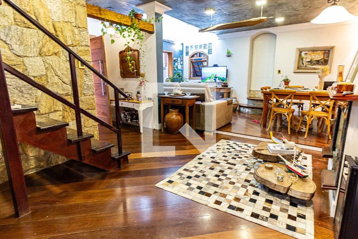 Casa, 3 quartos, 228 m² - Foto 2