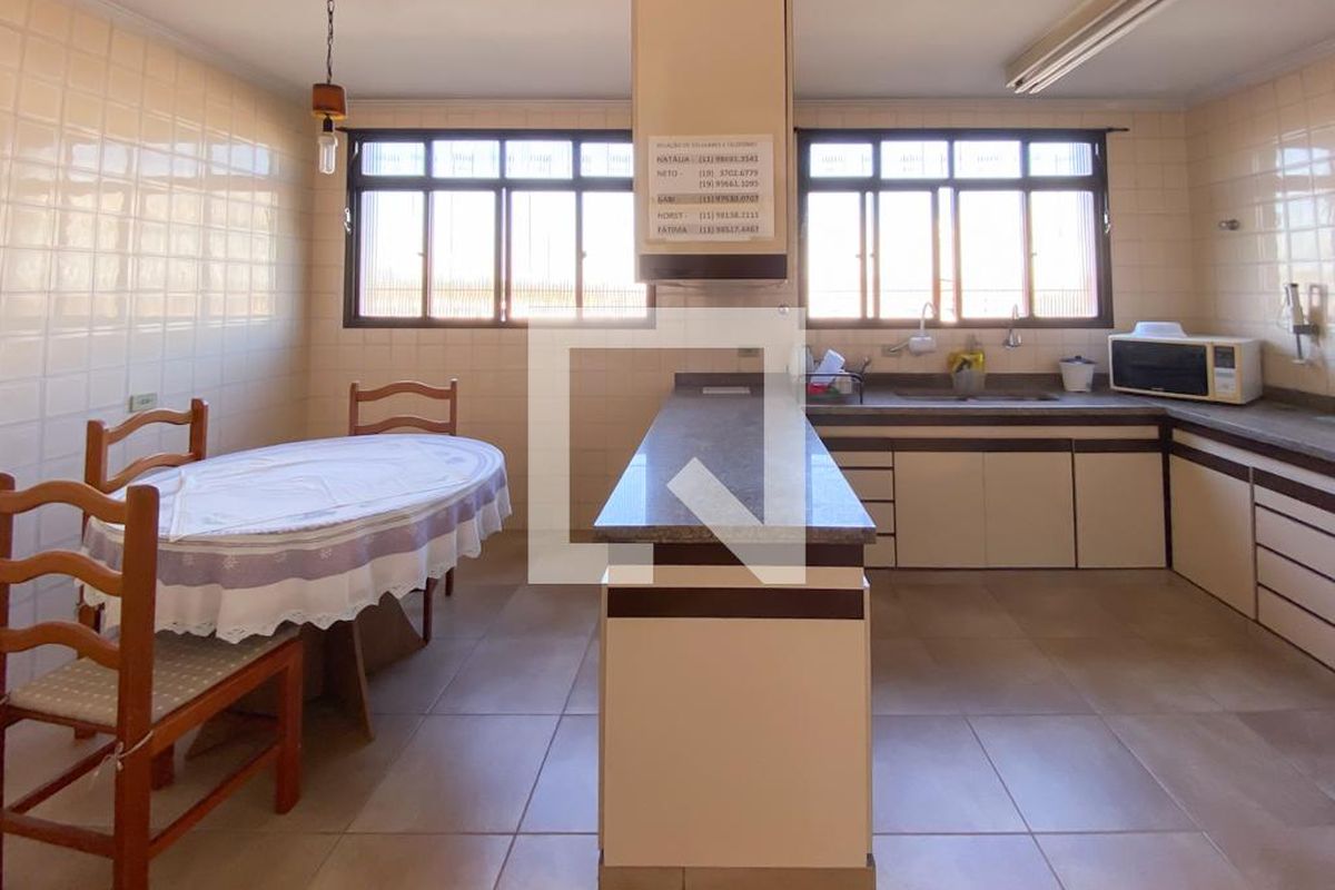 Casa, 3 quartos, 330 m² - Foto 48