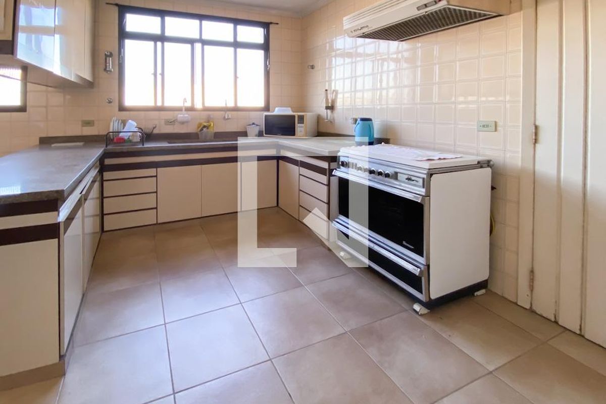 Casa, 3 quartos, 330 m² - Foto 42