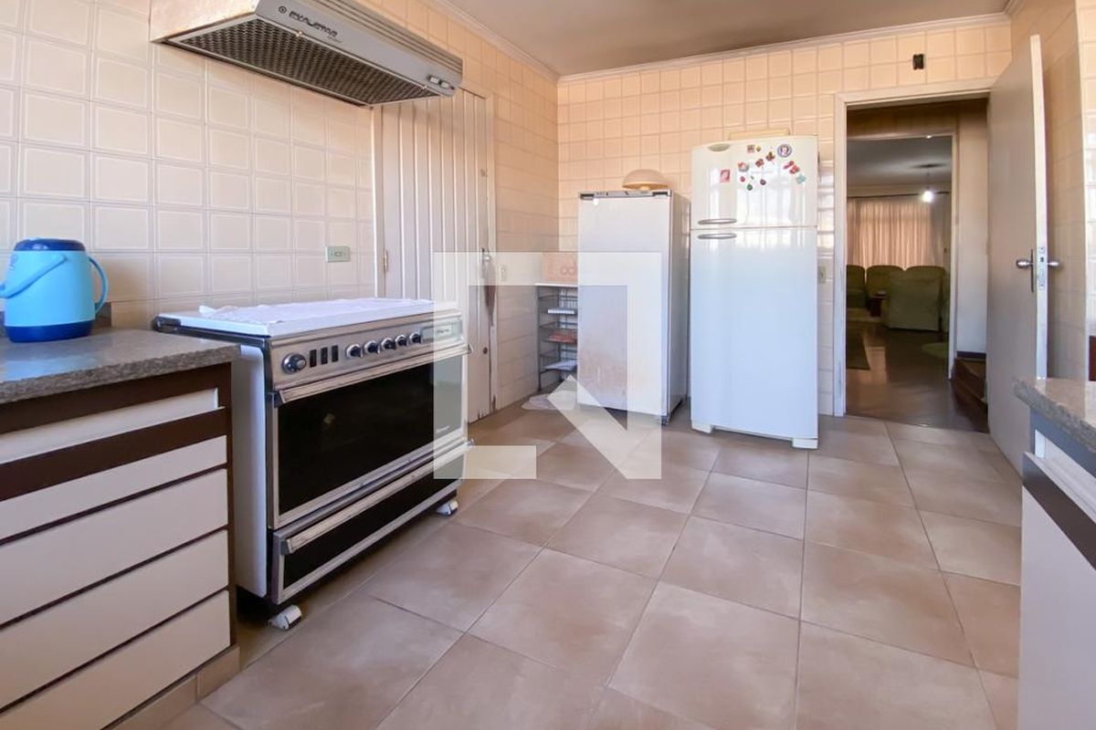 Casa, 3 quartos, 330 m² - Foto 40