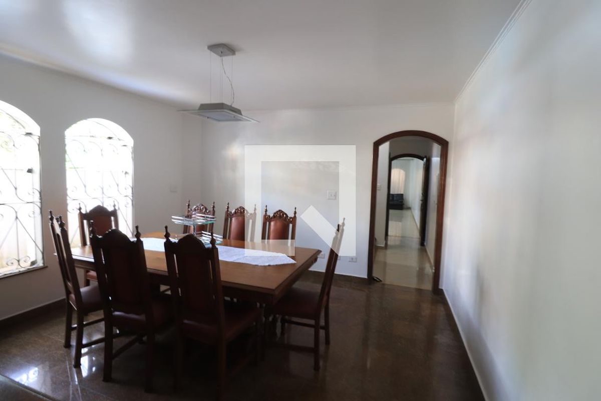 Casa, 3 quartos, 240 m² - Foto 18