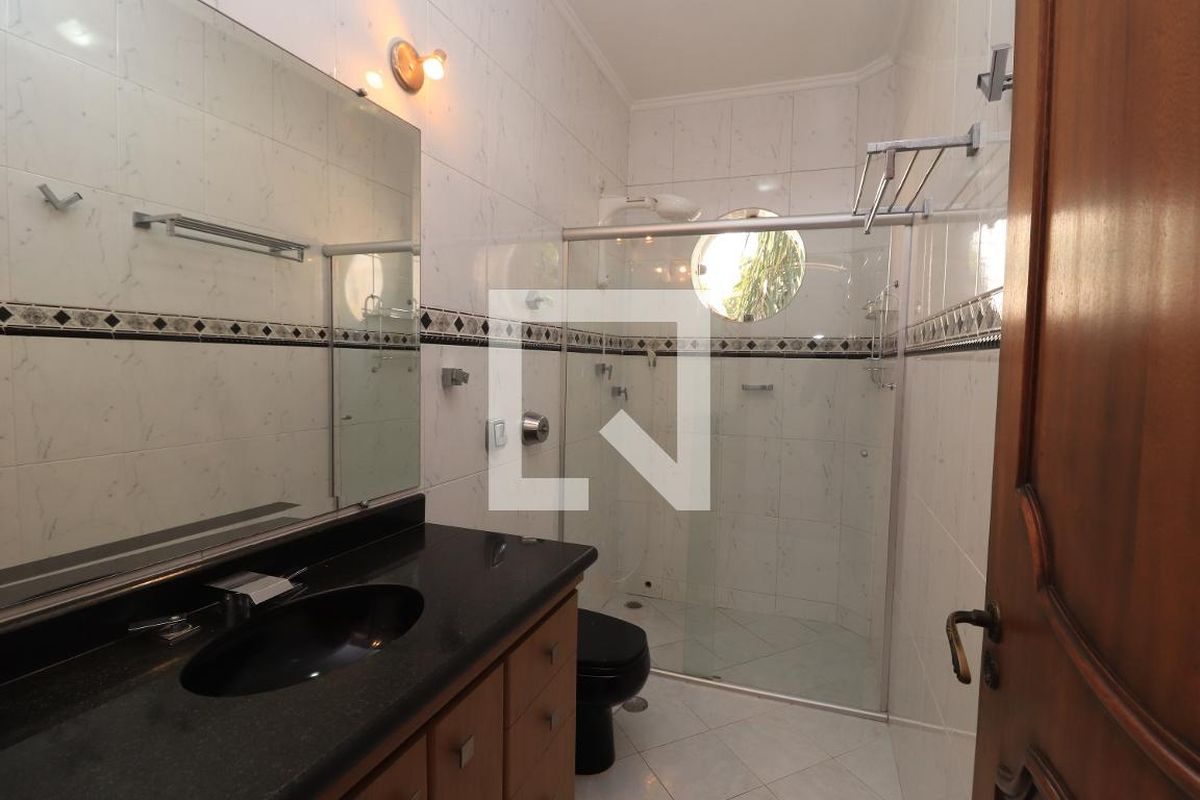 Casa, 3 quartos, 240 m² - Foto 64
