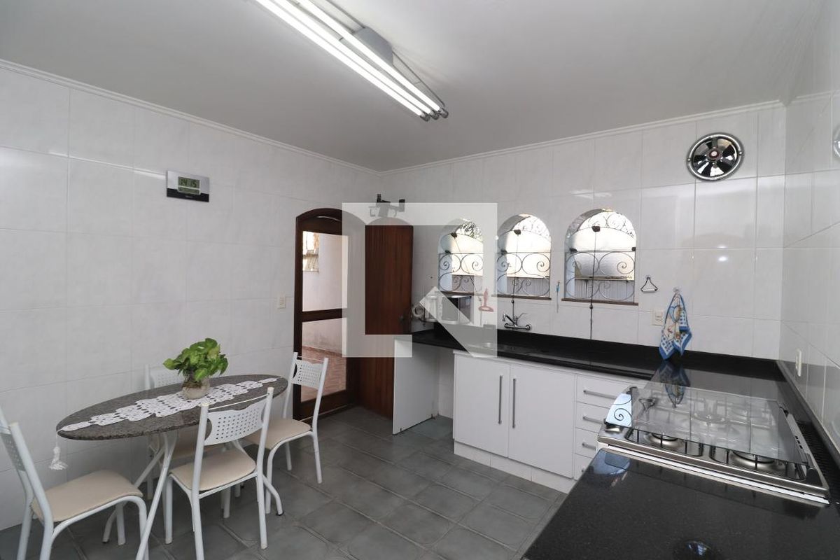 Casa, 3 quartos, 240 m² - Foto 78
