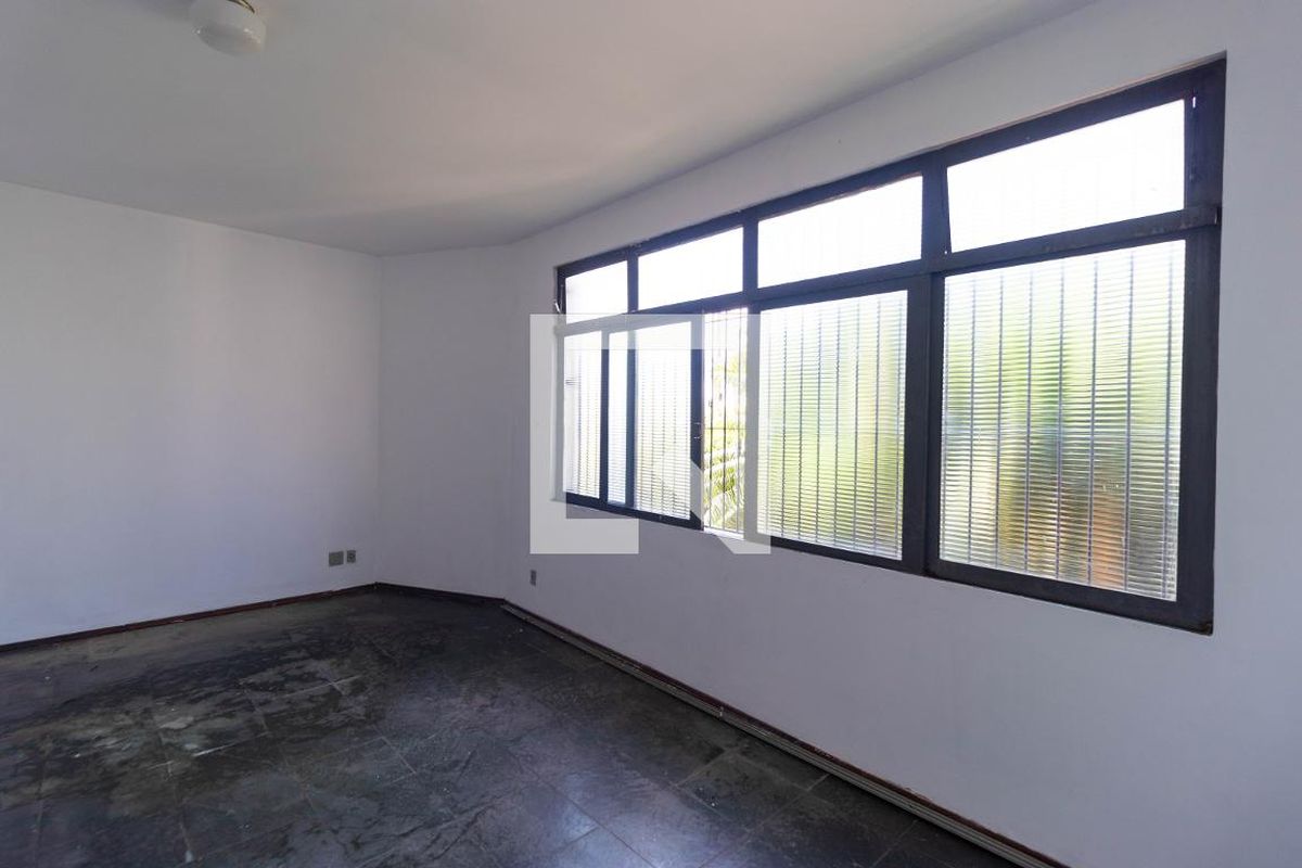 Casa à Venda - Jardim Santana, 5 Quartos,  120 m2 em , Campinas - sp | SoloBR