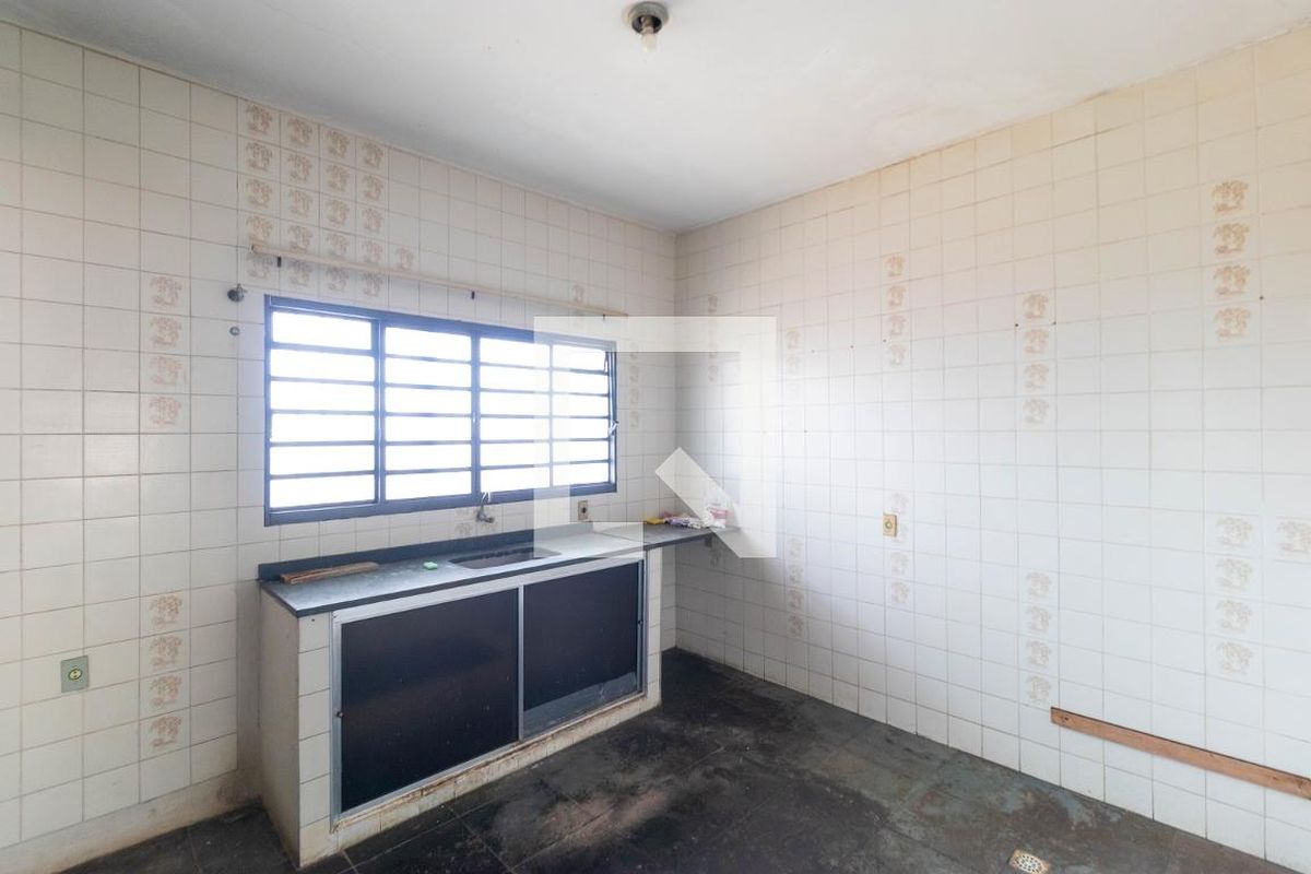 Casa à Venda - Jardim Santana, 5 Quartos,  120 m2 em , Campinas - sp | SoloBR