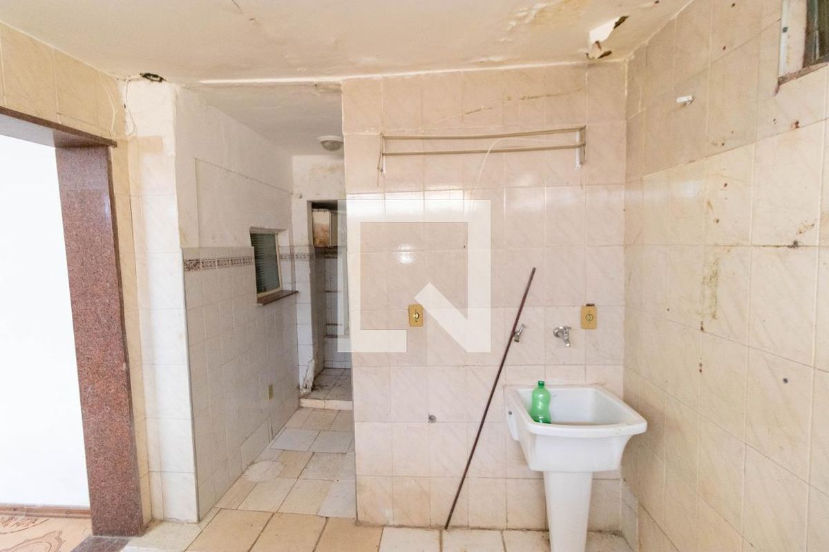 Casa à Venda - Jardim Santana, 5 Quartos,  120 m2 em , Campinas - sp | SoloBR
