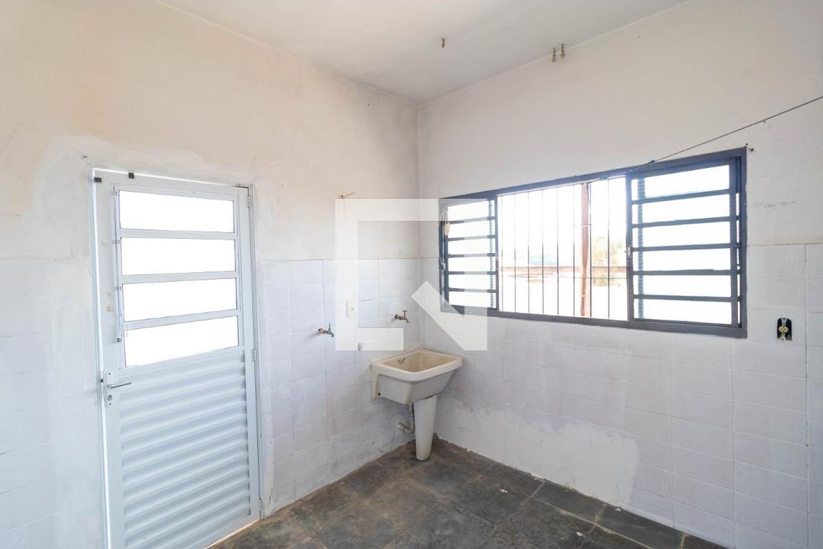 Casa à Venda - Jardim Santana, 5 Quartos,  120 m2 em , Campinas - sp | SoloBR