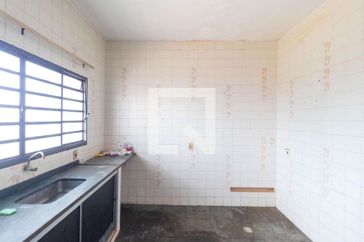 Casa à Venda - Jardim Santana, 5 Quartos,  120 m2 em , Campinas - sp | SoloBR