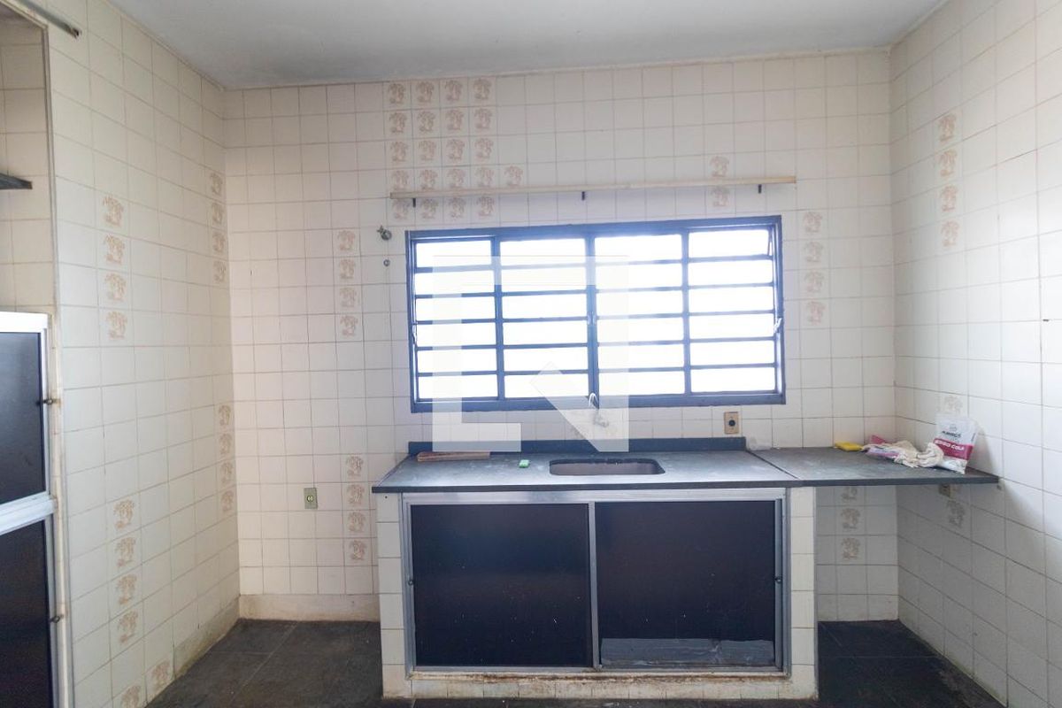 Casa à Venda - Jardim Santana, 5 Quartos,  120 m2 em , Campinas - sp | SoloBR