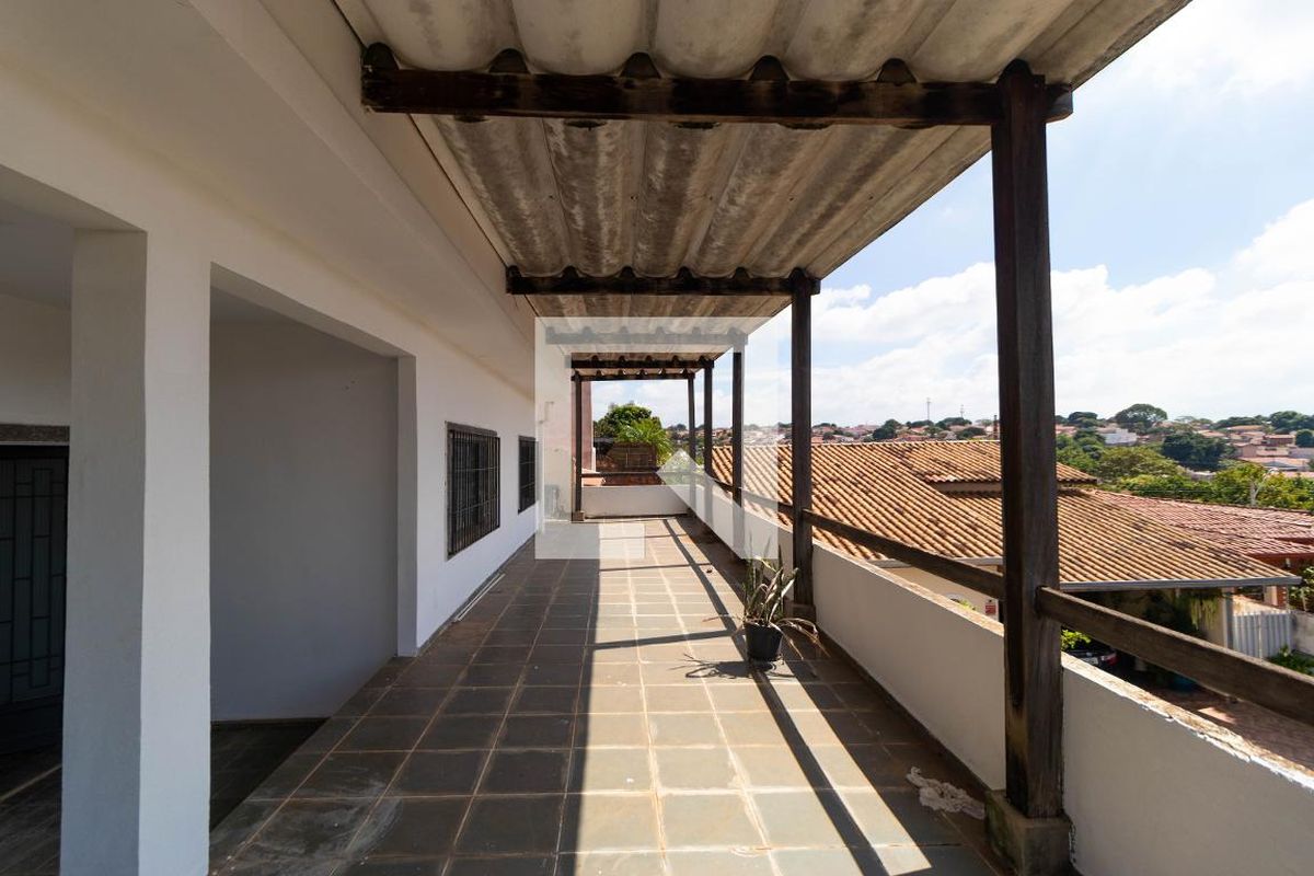 Casa à Venda - Jardim Santana, 5 Quartos,  120 m2 em , Campinas - sp | SoloBR