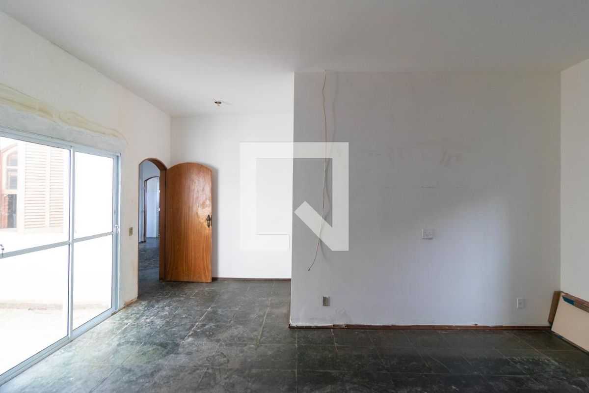 Casa à Venda - Jardim Santana, 5 Quartos,  120 m2 em , Campinas - sp | SoloBR