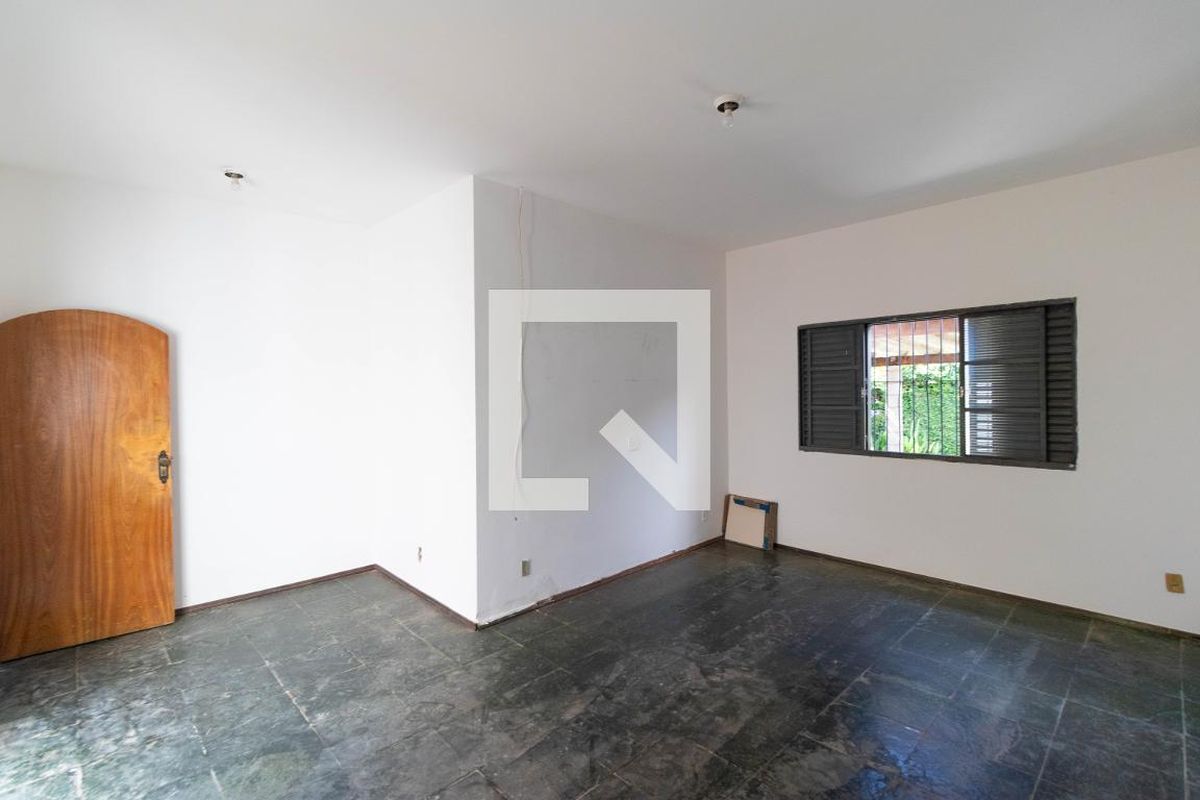 Casa à Venda - Jardim Santana, 5 Quartos,  120 m2 em , Campinas - sp | SoloBR