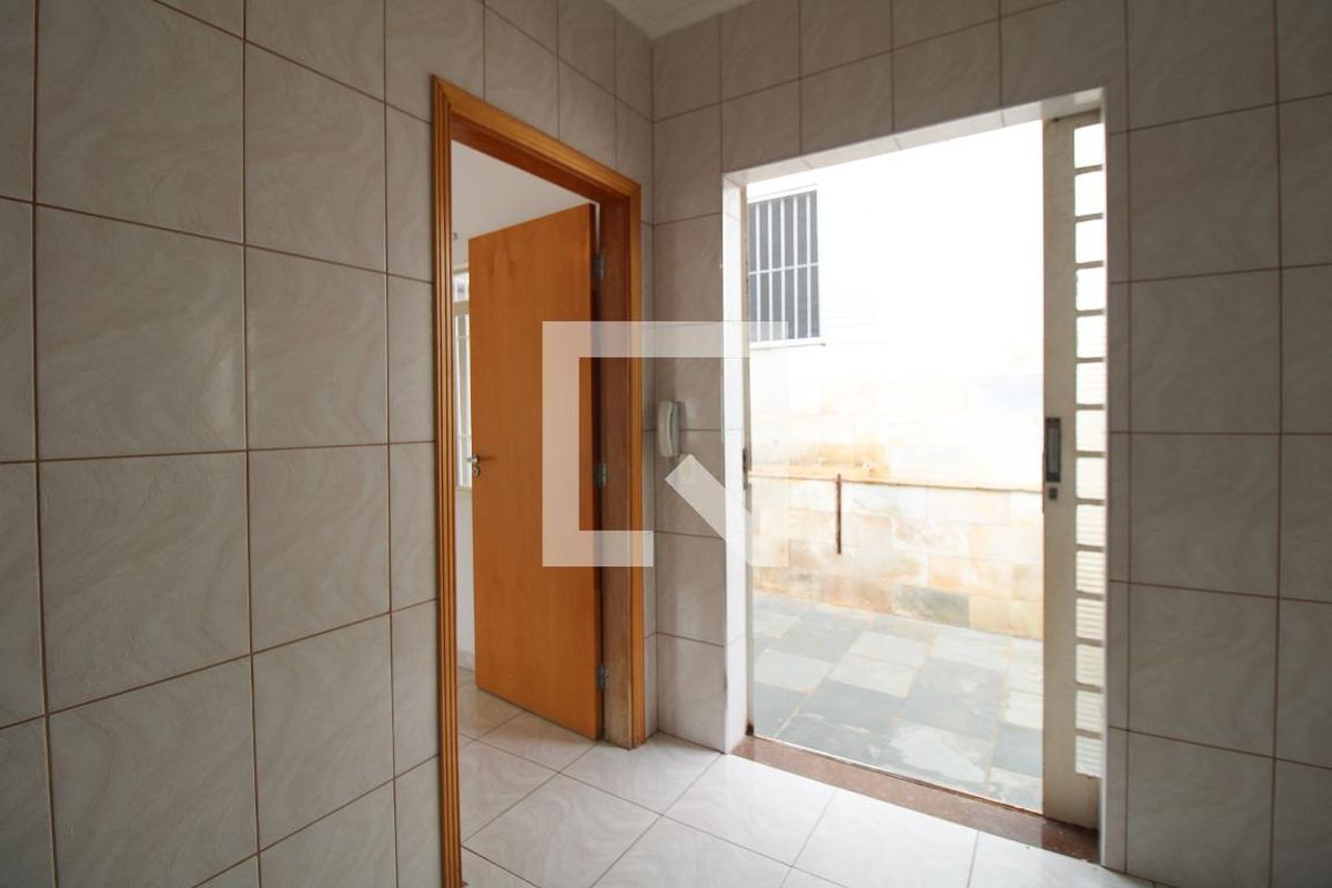 Casa à Venda - Jardim Flamboyant, 3 Quartos,  213 m2 em , Campinas - sp | SoloBR