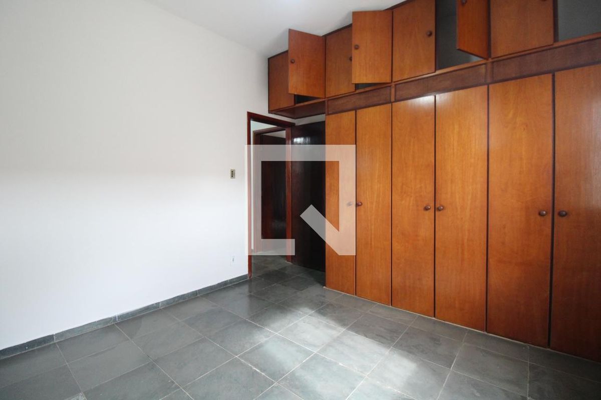 Casa à Venda - Jardim Flamboyant, 3 Quartos,  213 m2 em , Campinas - sp | SoloBR