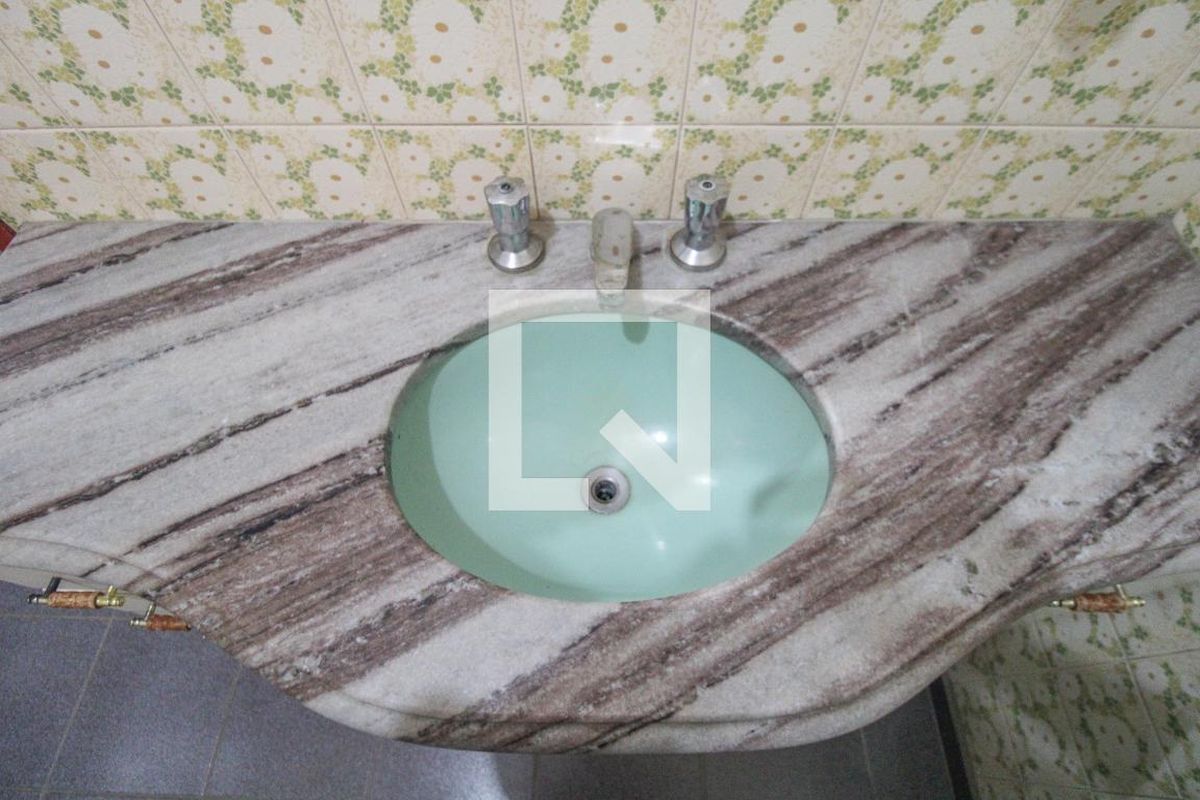 Casa à Venda - Jardim Flamboyant, 3 Quartos,  213 m2 em , Campinas - sp | SoloBR