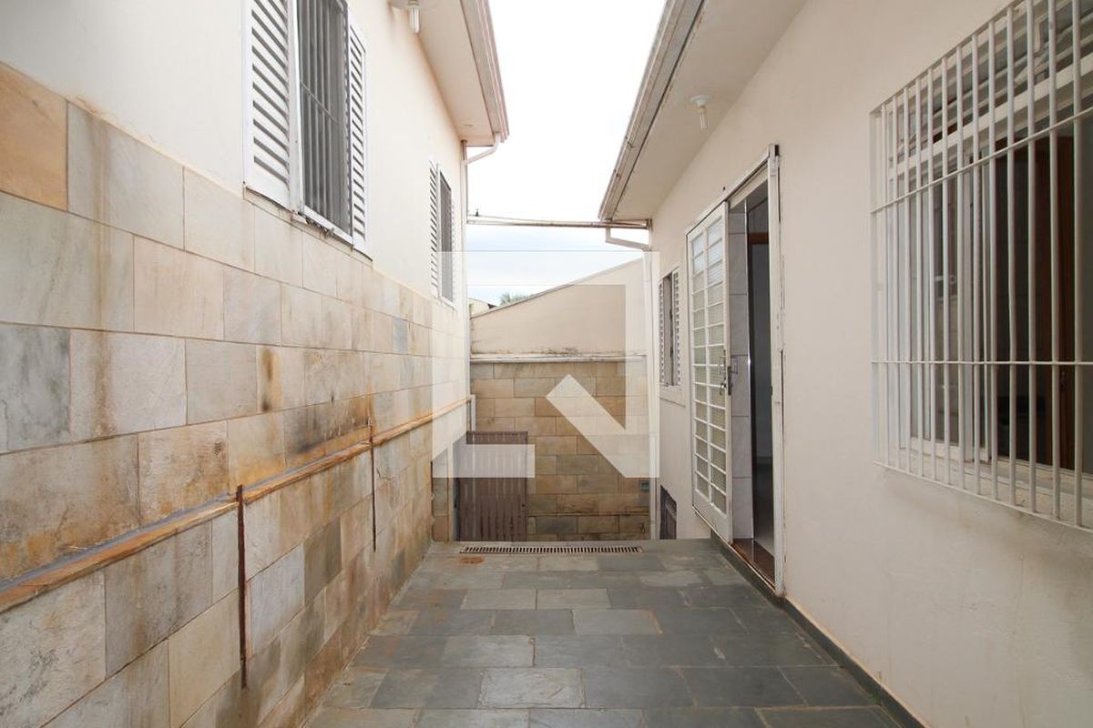 Casa à Venda - Jardim Flamboyant, 3 Quartos,  213 m2 em , Campinas - sp | SoloBR
