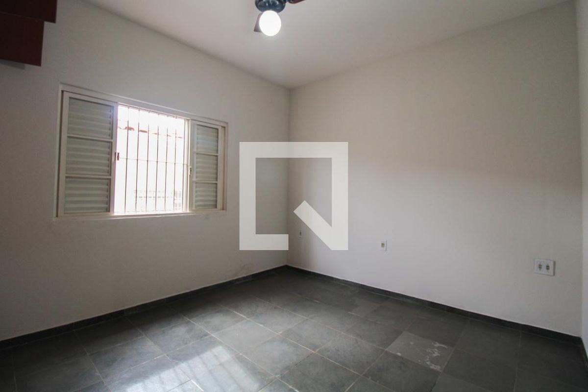 Casa à Venda - Jardim Flamboyant, 3 Quartos,  213 m2 em , Campinas - sp | SoloBR