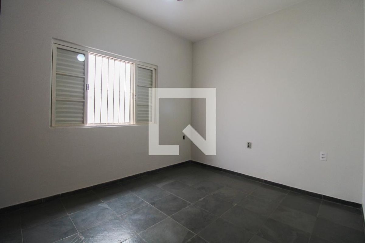 Casa à Venda - Jardim Flamboyant, 3 Quartos,  213 m2 em , Campinas - sp | SoloBR