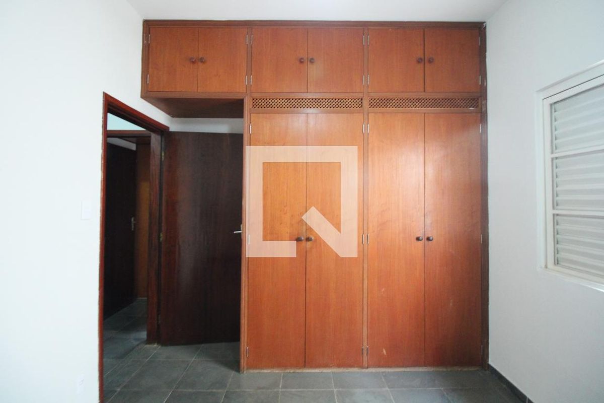 Casa à Venda - Jardim Flamboyant, 3 Quartos,  213 m2 em , Campinas - sp | SoloBR