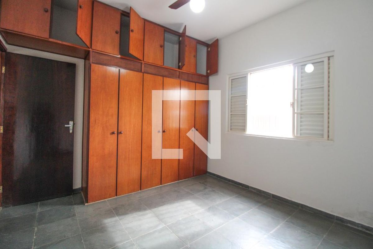 Casa à Venda - Jardim Flamboyant, 3 Quartos,  213 m2 em , Campinas - sp | SoloBR