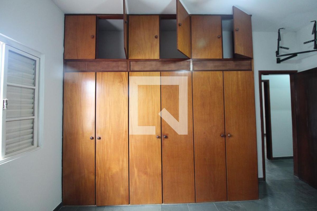 Casa à Venda - Jardim Flamboyant, 3 Quartos,  213 m2 em , Campinas - sp | SoloBR