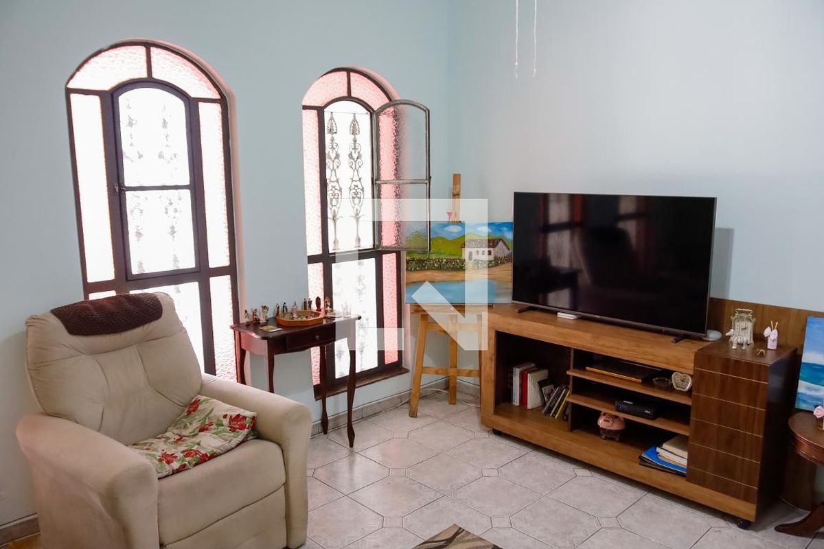 Casa, 3 quartos, 194 m² - Foto 2