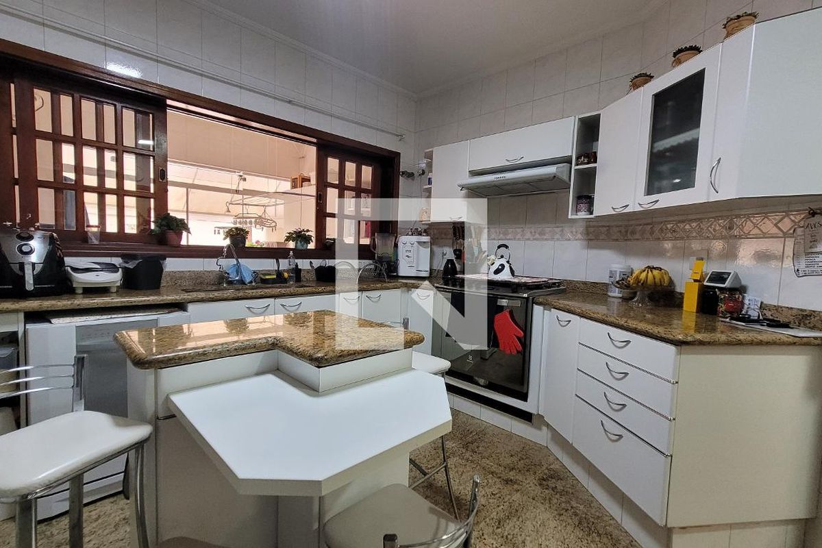 Casa à Venda - Nova Campinas, 4 Quartos,  300 m2 em , Campinas - sp | SoloBR